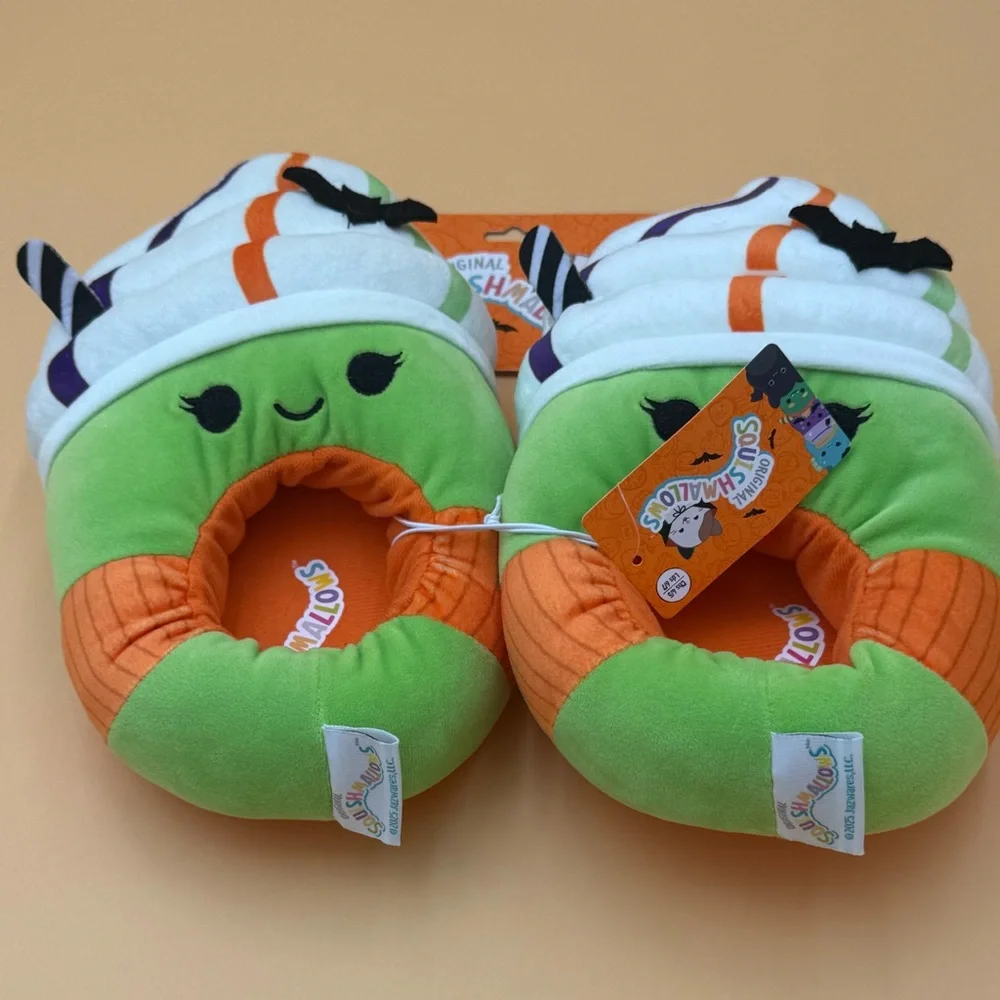 Squishmallows Green‎ and Orange Bat Socks NWT , ships next day .